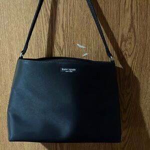Kate Spade black shoulder purse. In great condition.